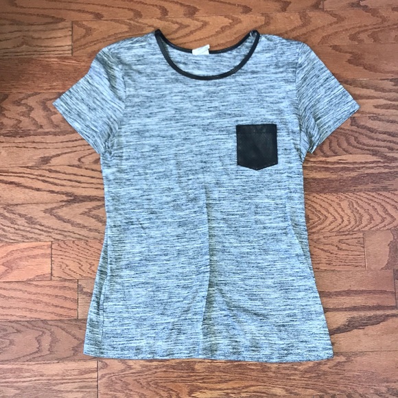 Victoria Secret Pink T-shirt - Picture 2 of 4